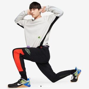 Nike Mens Dri FIT Therma Training Pullover Gray Black Lavender L Performance